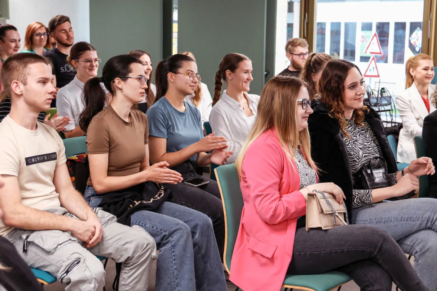 Studenti - volonteri FTRR-a na otvorenju Co-working centra Požega