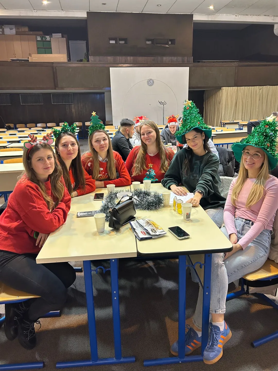 Božićni pub kviz za studente Volonterskog kluba FUTURR-e