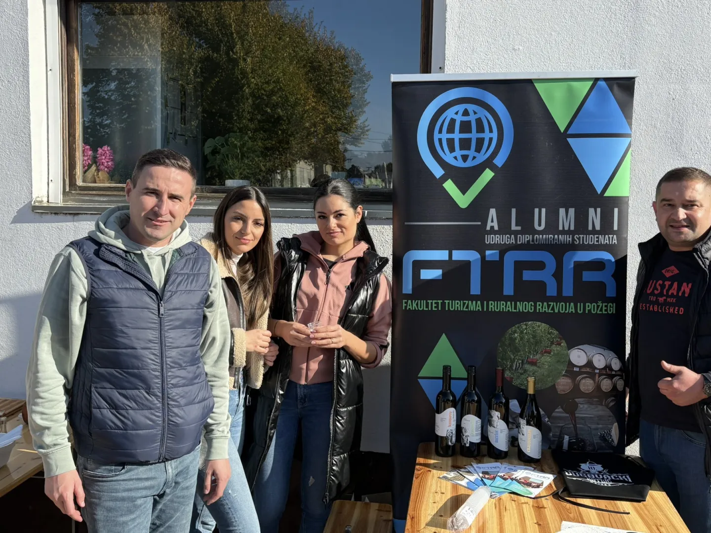 Alumni FTRR predstavio fakultetske studije i Akademska vina Zlatne doline na enogastro manifestaciji „Jugovački kotlić“u Osijeku